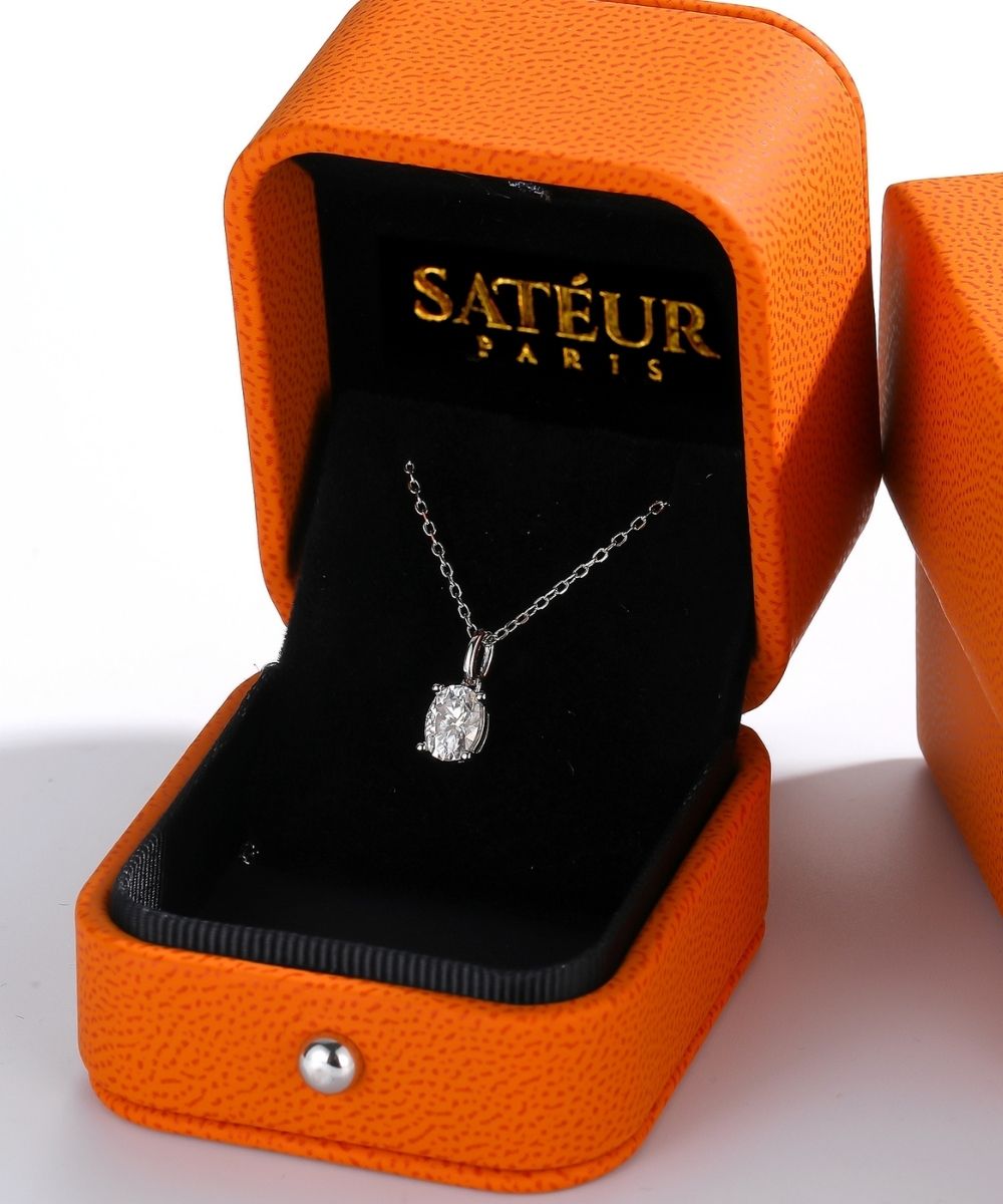 Satéur L'ovale Diamond Necklace™, 18K White Gold
