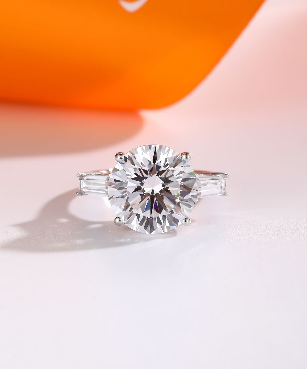 Satéur Le Futur Diamond Ring™, 18K White Gold