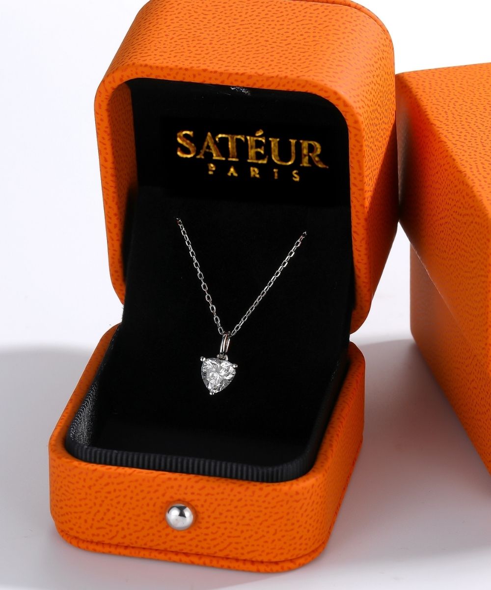 Satéur T'aimer Diamond Necklace™, 18K White Gold