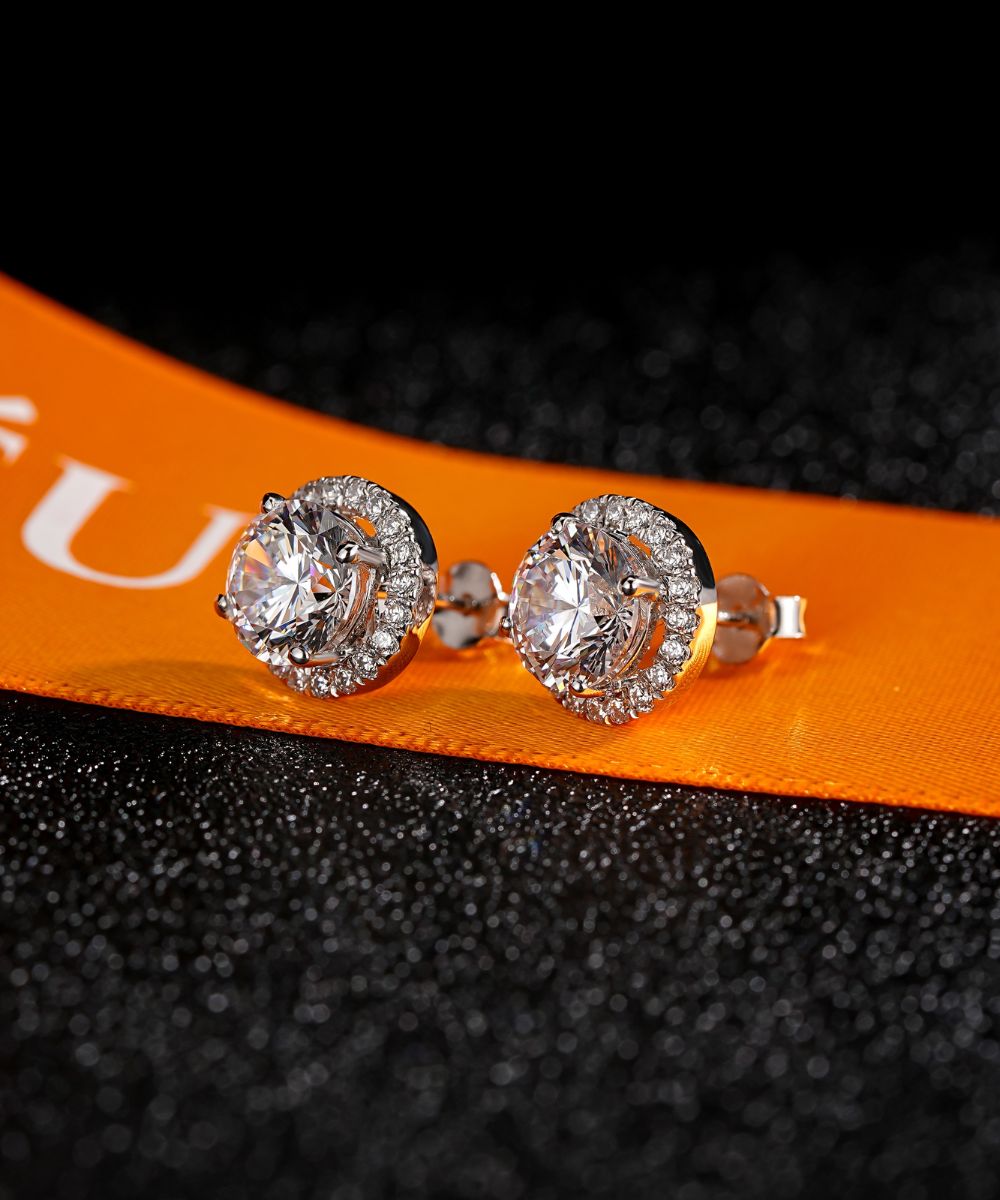 Satéur Pendientes de Diamantes Belle Dame™, Oro Blanco de 18K, Corte Redondo