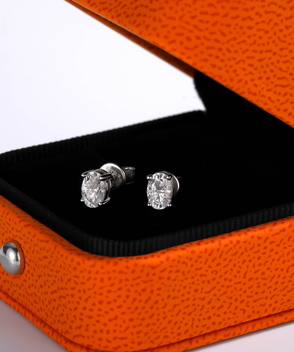 Satéur L'ovale Diamond Earrings™, 18K White Gold