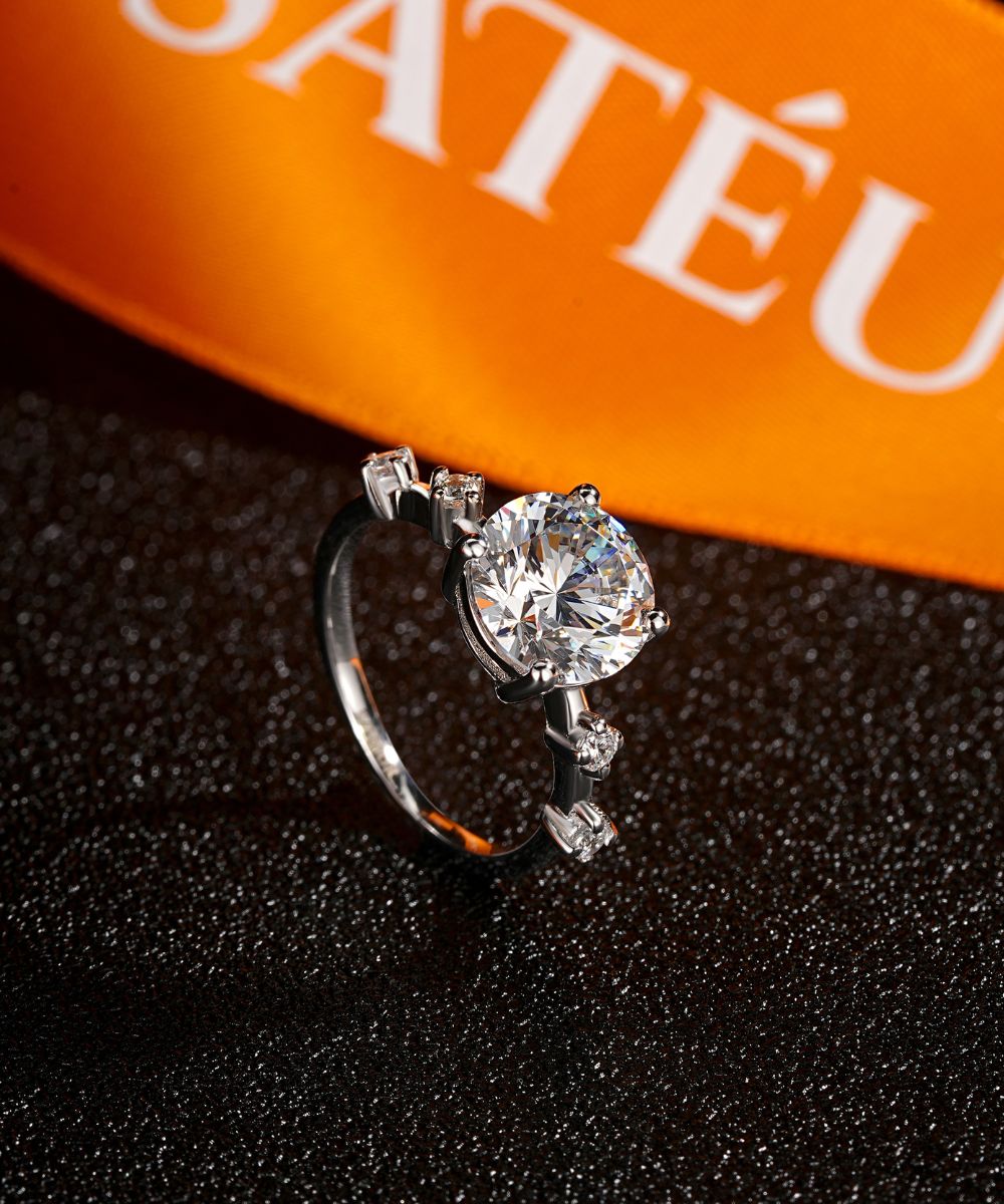 Satéur Lumière Classique Diamond Ring™, 18K White Gold