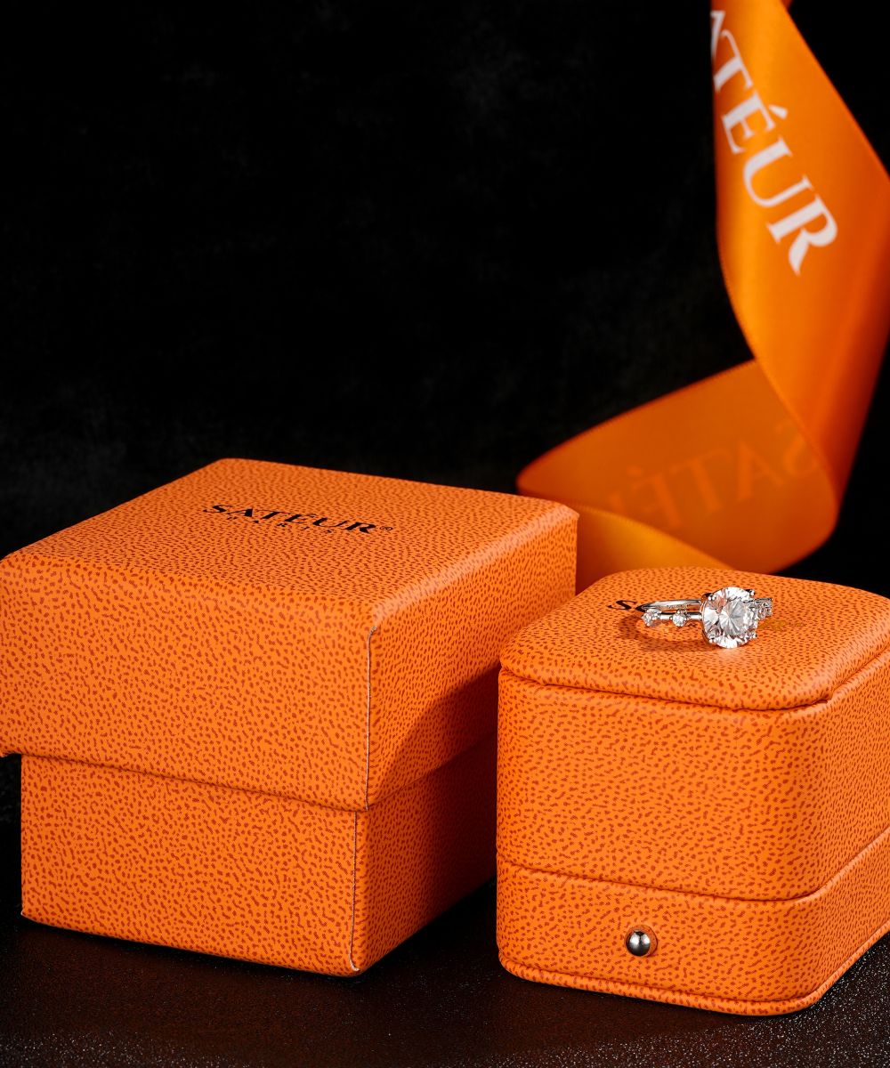 Satéur Lumière Classique Diamond Ring™, 18K White Gold
