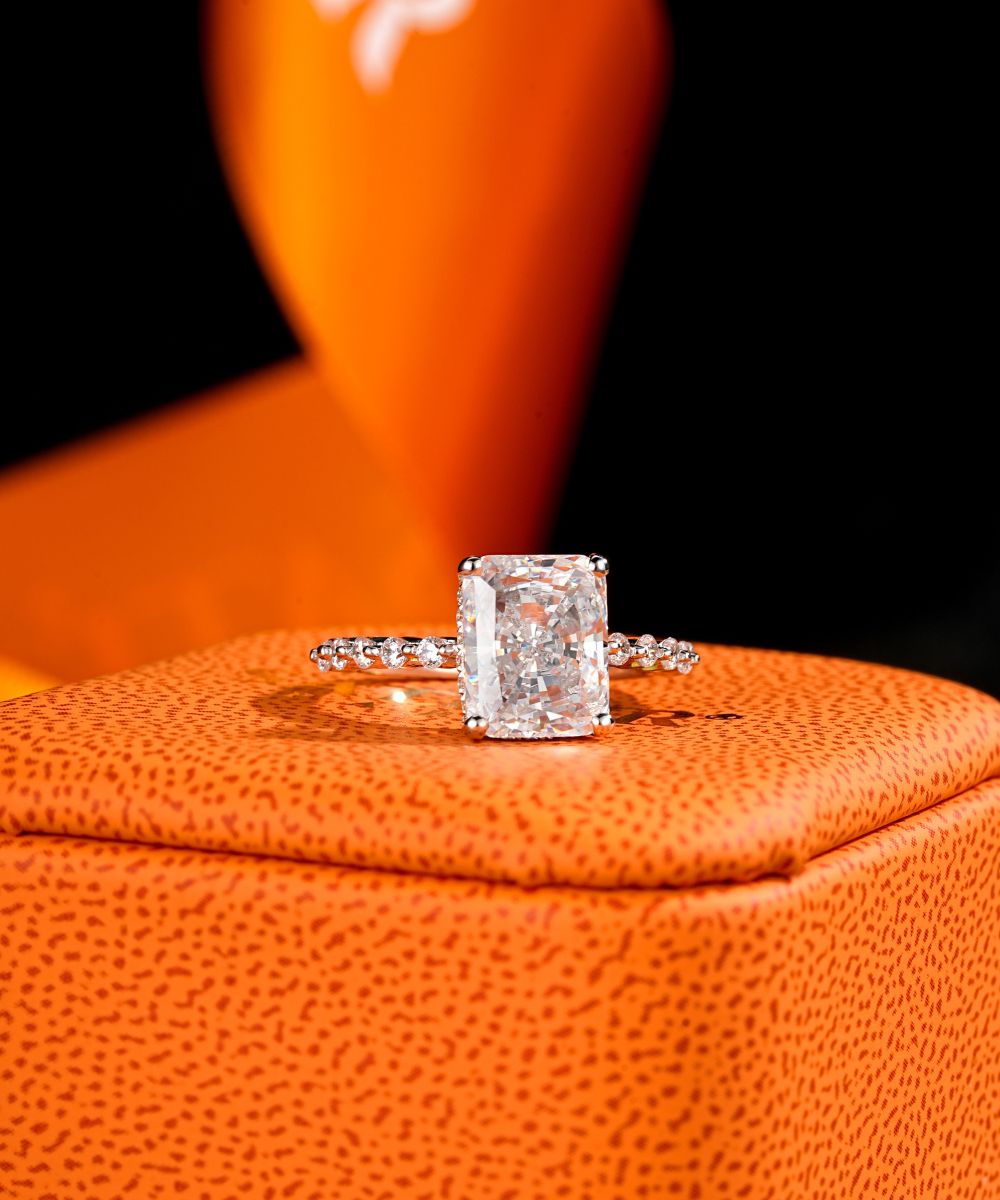 Satéur Lumière Majesté Diamond Ring™, 18K White Gold