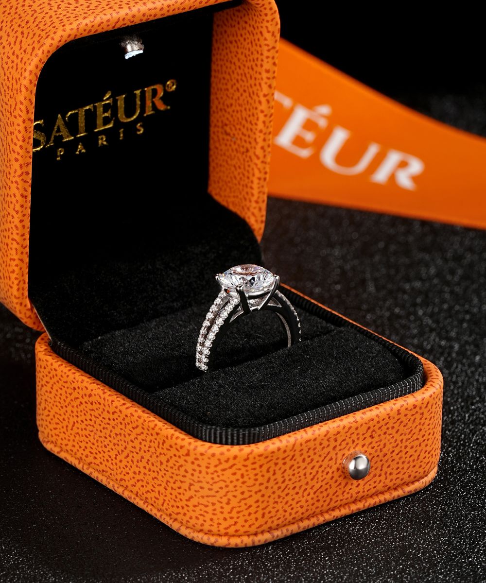 Satéur Lumière Étoile Diamond Ring™, 18K White Gold