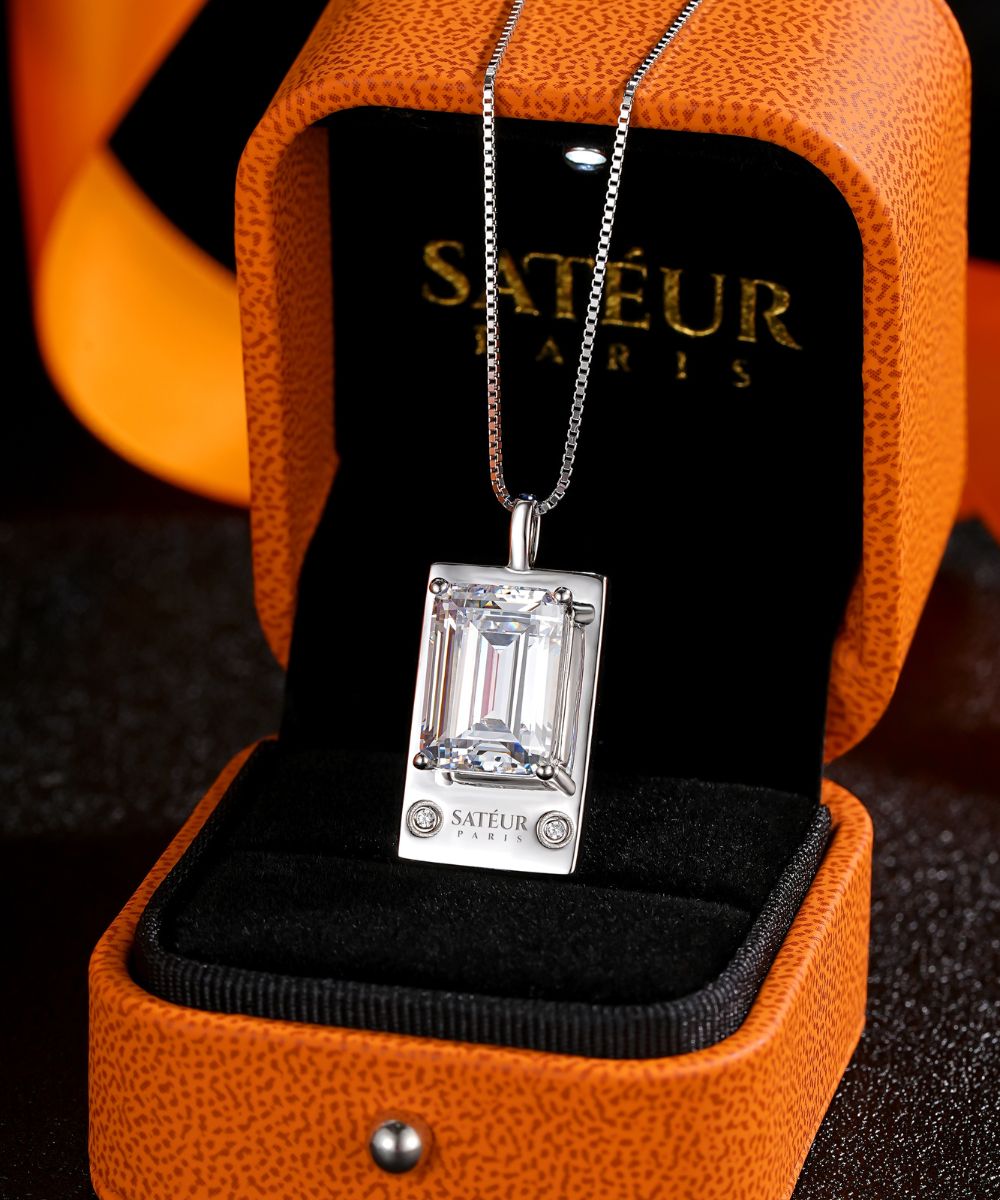 Satéur Parisian Treasure® Emerald Diamond Necklace, 18K White Gold
