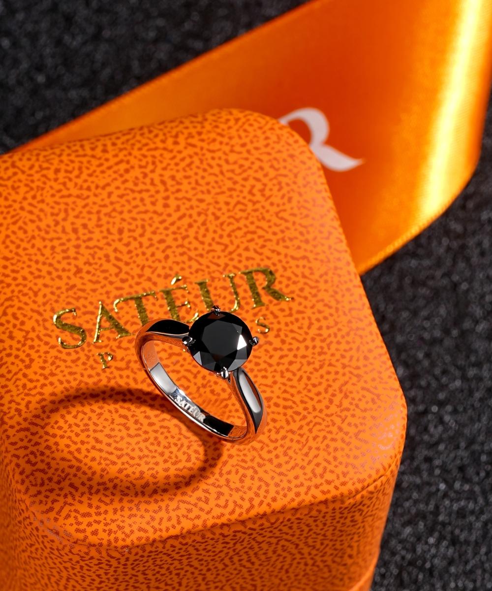 Satéur Black Ébène Diamond Ring™, 18K White Gold