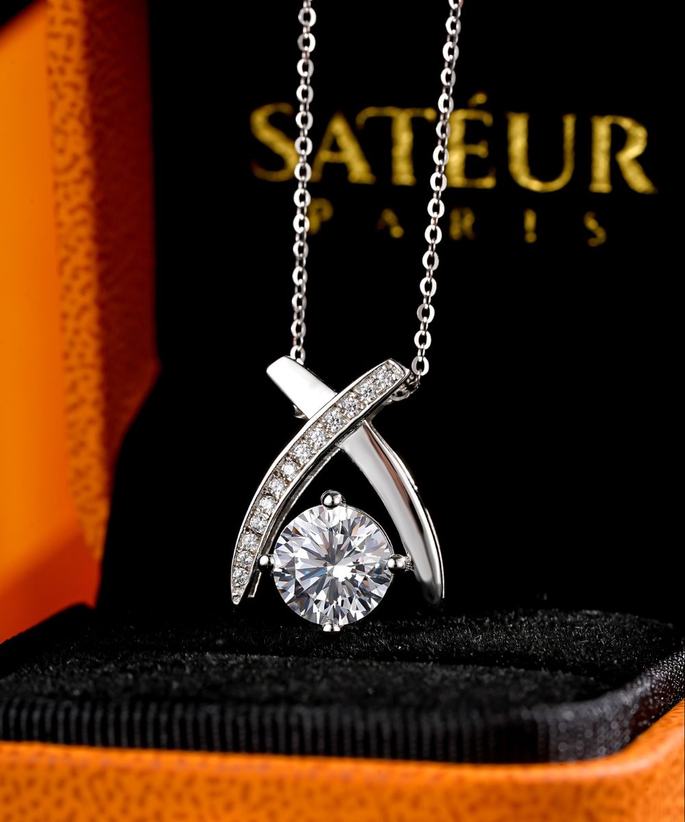 Satéur Croix Diamond Necklace™, 18K White Gold