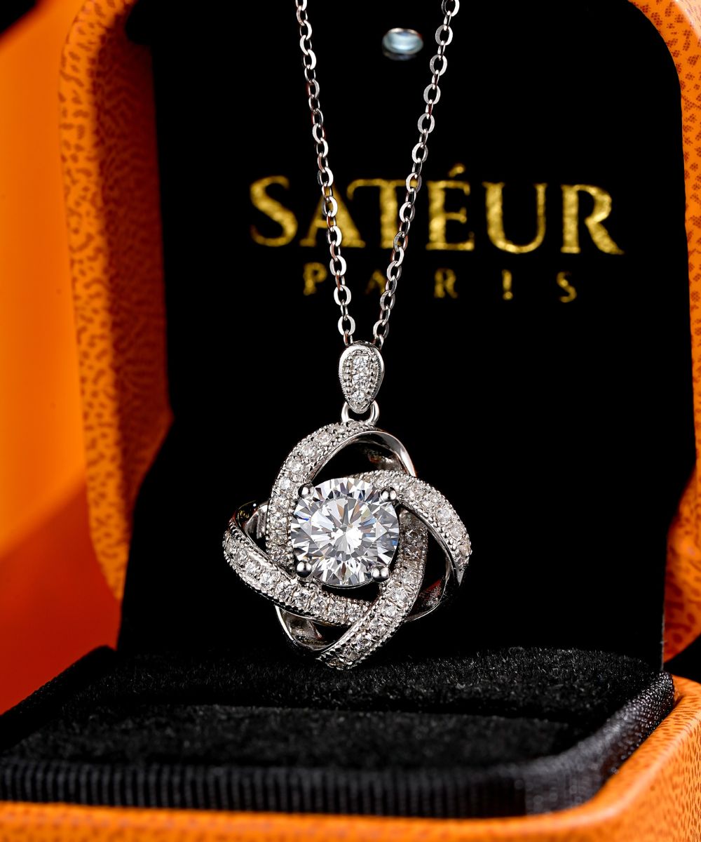Satéur Galaxie Diamond Necklace™, 18K White Gold