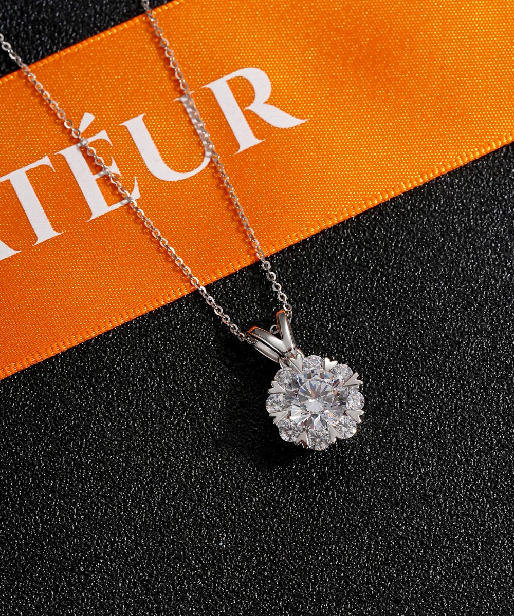 Satéur Floraison Diamond Necklace™, 18K White Gold