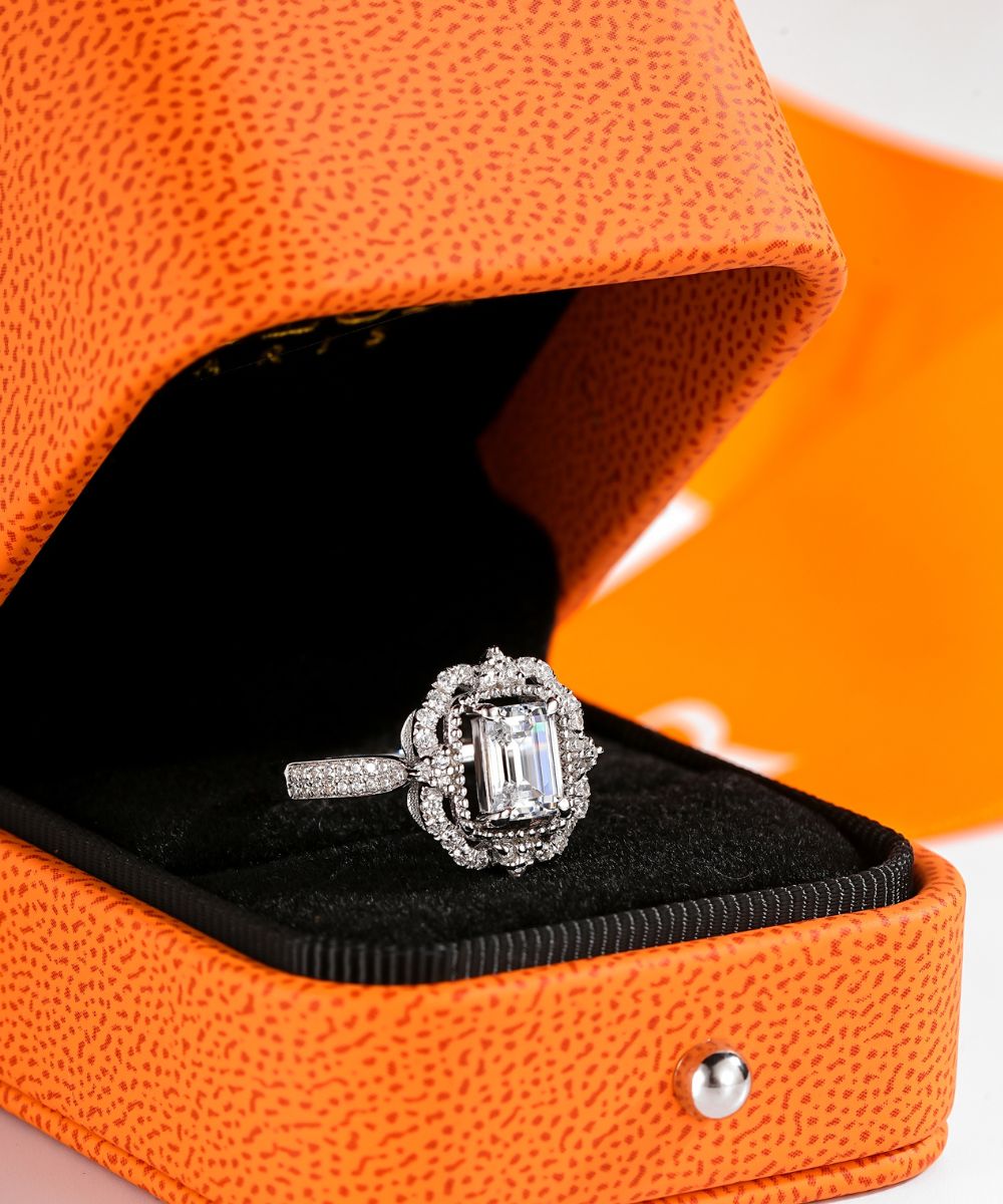 Satéur Rétro Éclat Diamond Ring™, 18K White Gold