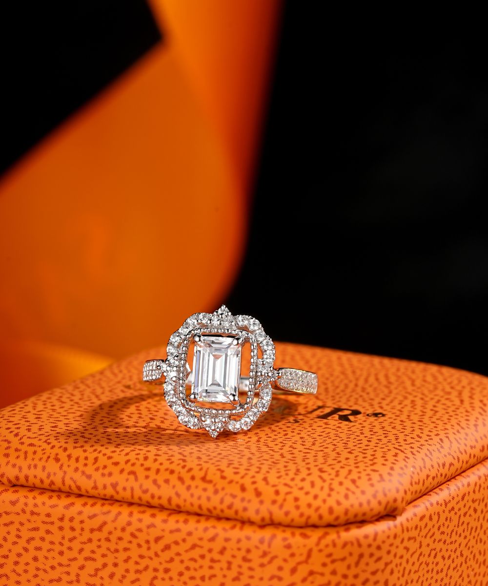 Satéur Rétro Éclat Diamond Ring™, 18K White Gold