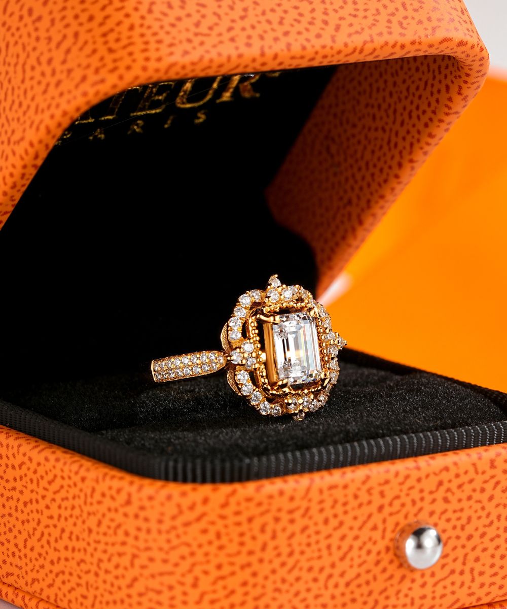 Satéur Rétro Aurous Gold Éclat Diamond Ring™, 18K Gold