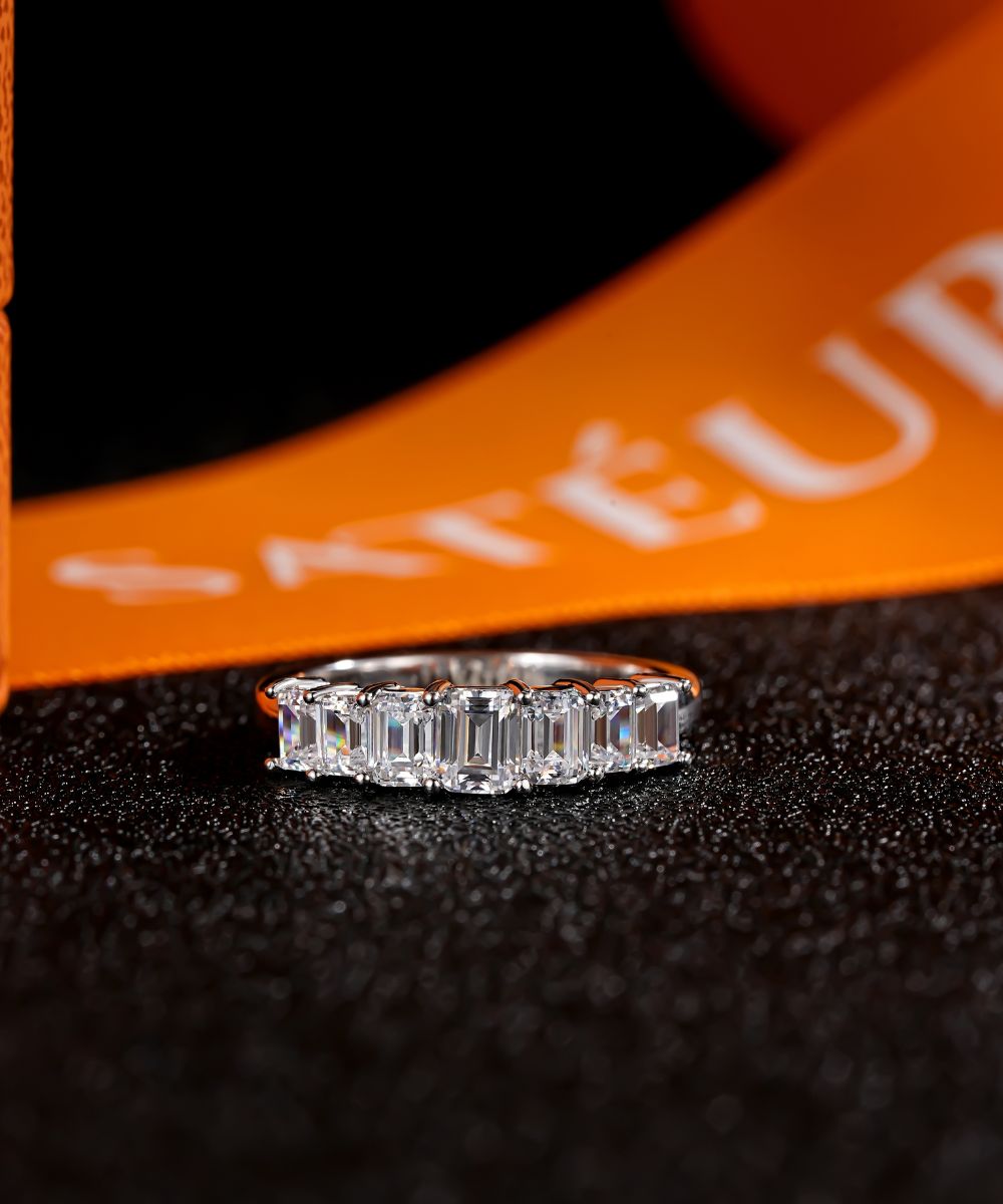 Satéur Sept Étoiles Diamond Ring™, 18K White Gold