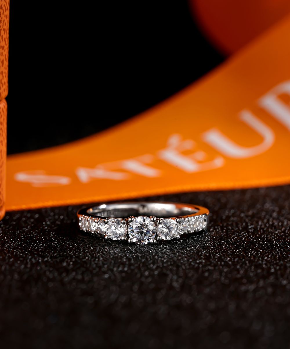 Satéur Moderne Diamond Ring™, 18K White Gold