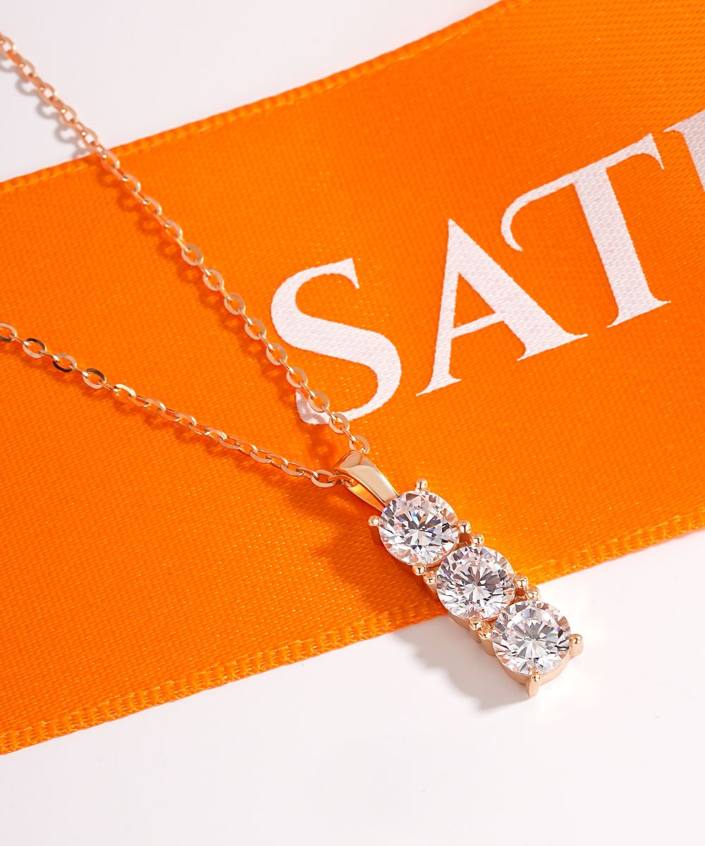 Satéur Rosé Trois Lumières Diamond Necklace™, 18K Rose Gold