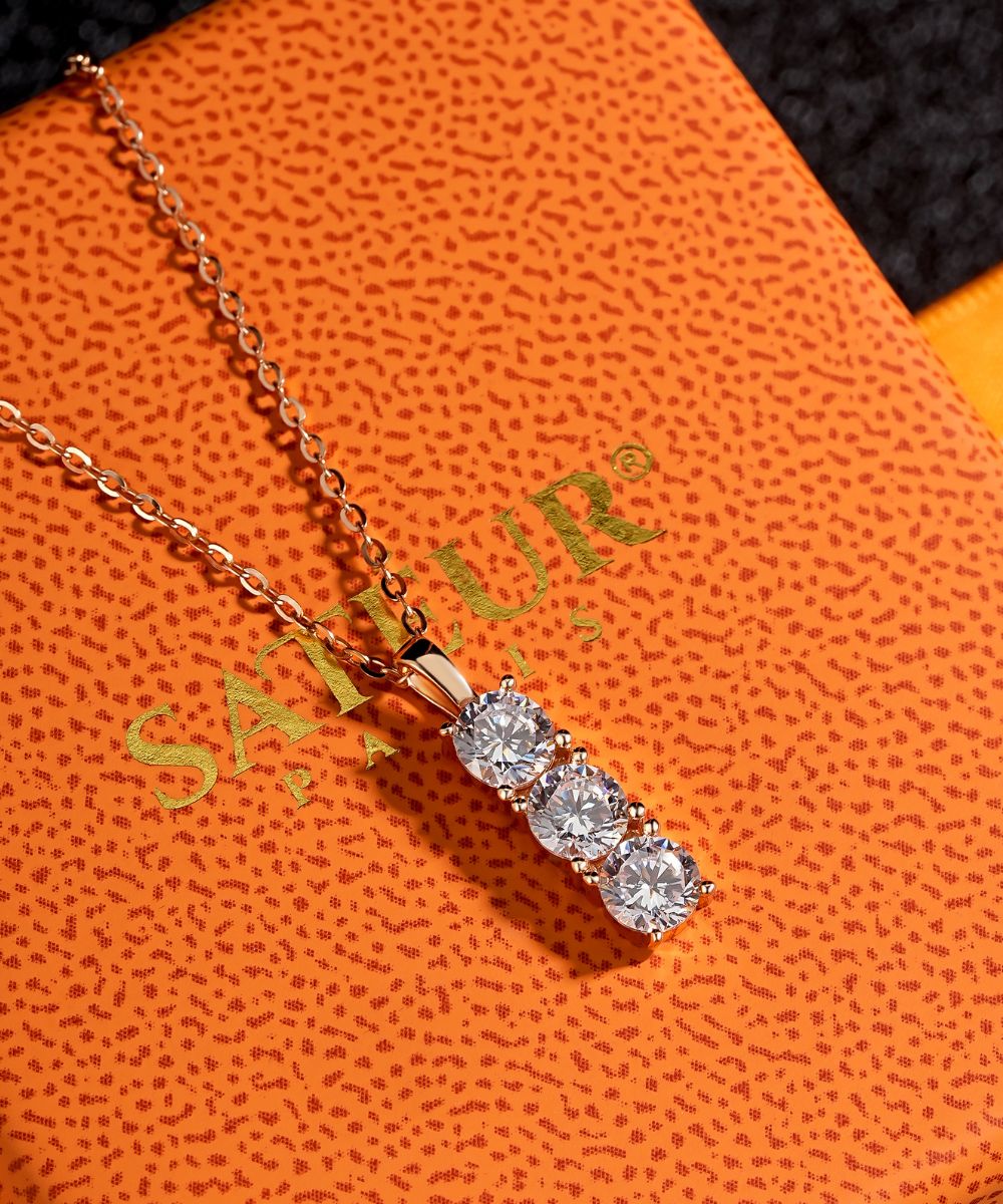 Satéur Rosé Trois Lumières Diamond Necklace™, 18K Rose Gold