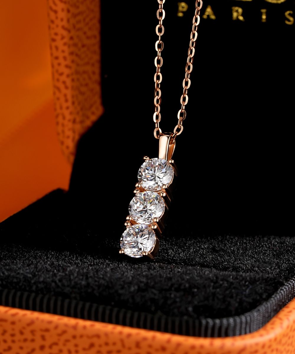 Satéur Rosé Trois Lumières Diamond Necklace™, 18K Rose Gold