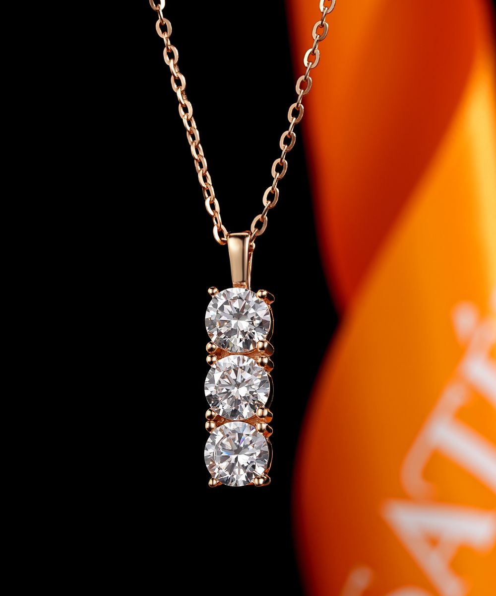 Satéur Rosé Trois Lumières Diamond Necklace™, 18K Rose Gold