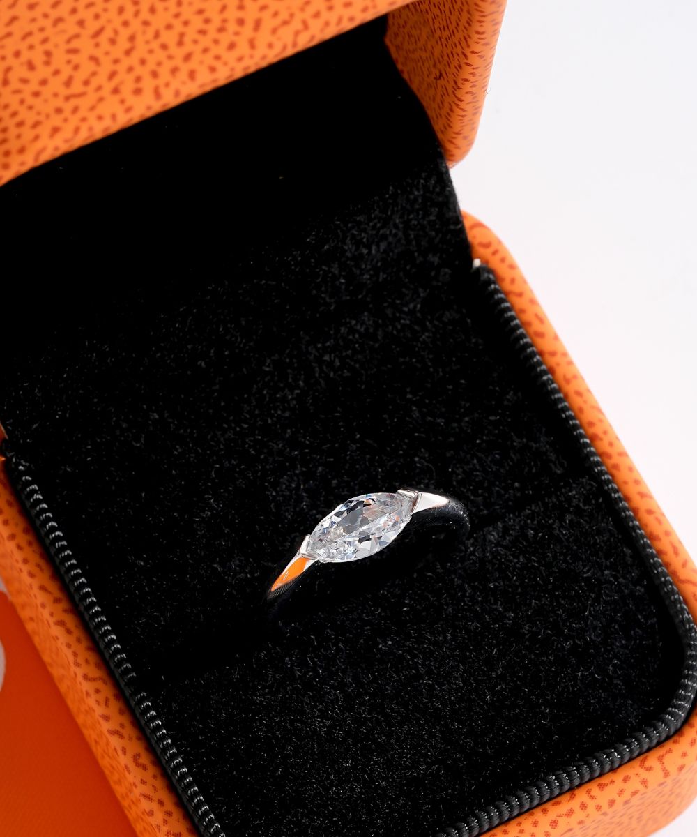 Satéur Raffiné Diamond Ring™, 18K White Gold