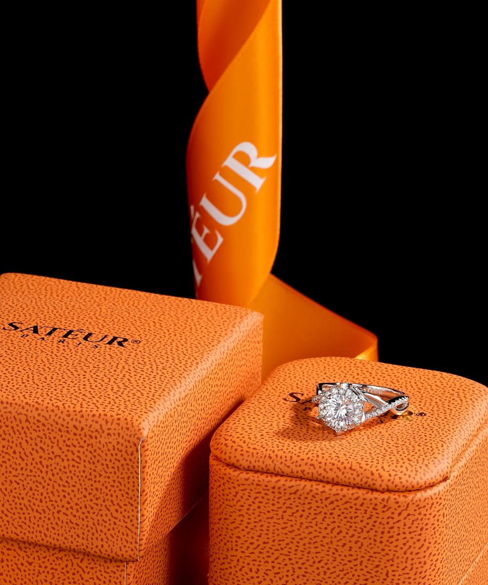 Satéur Majesté Éclatante Diamond Ring™, 18K White Gold