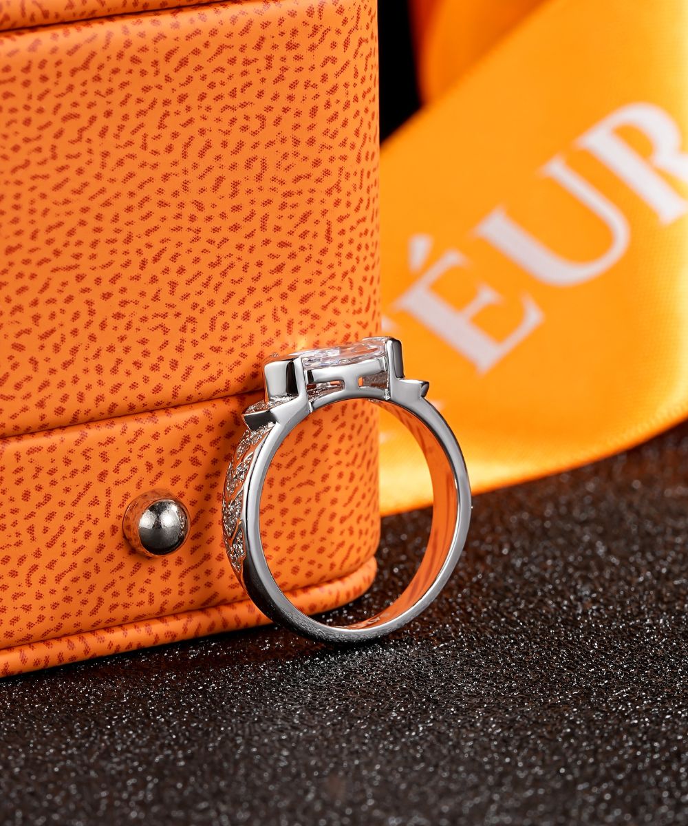 Satéur Éclat Raffiné Diamond Ring™, 18K White Gold