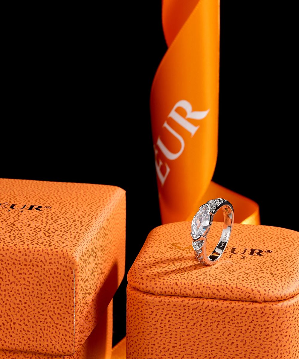 Satéur Éclat Raffiné Ring™