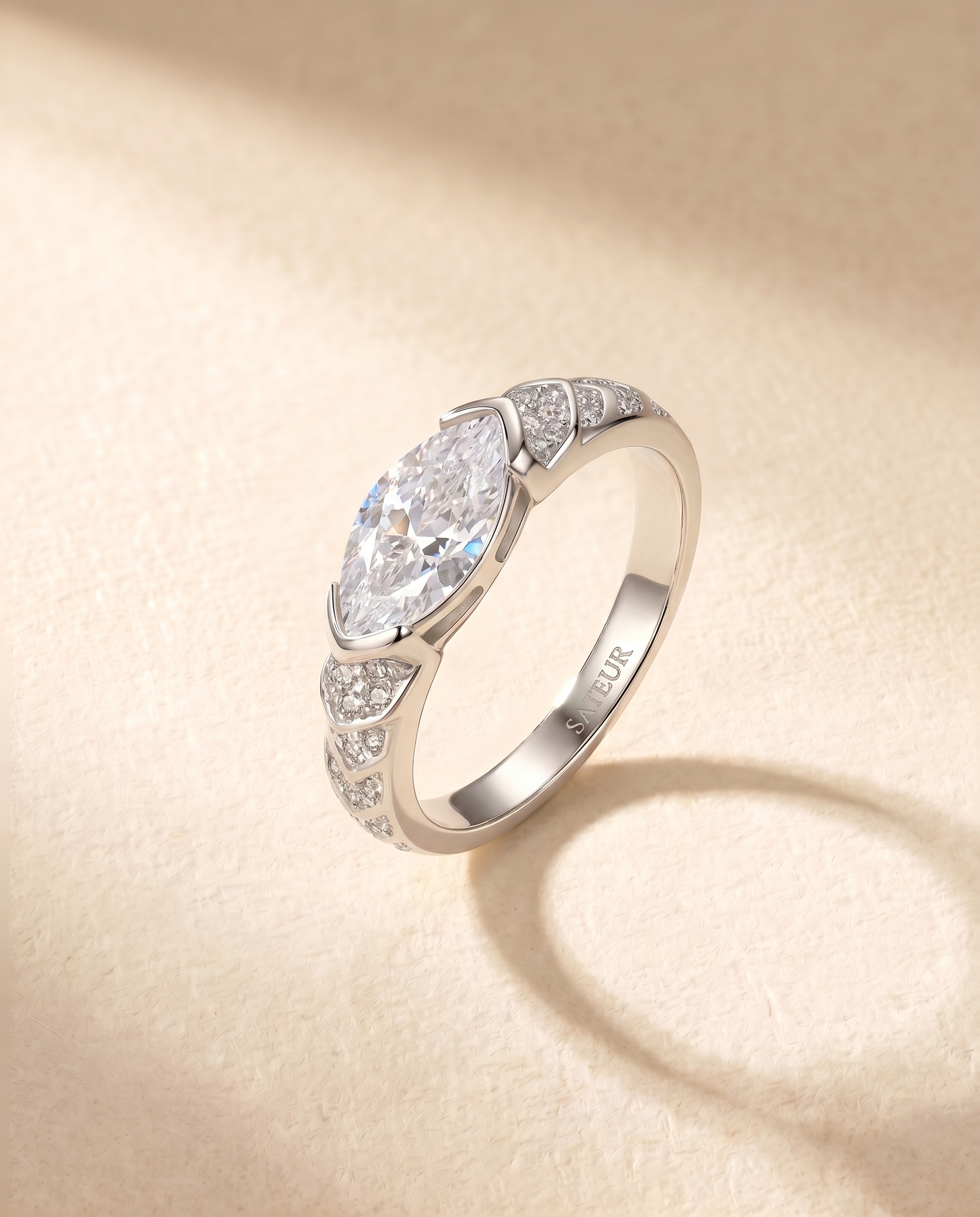 Satéur Éclat Raffiné Ring™