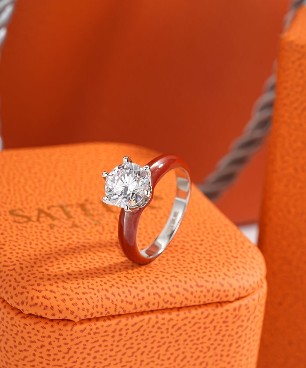 Satéur Colorée Scarlet Diamond Ring™, 18K White Gold