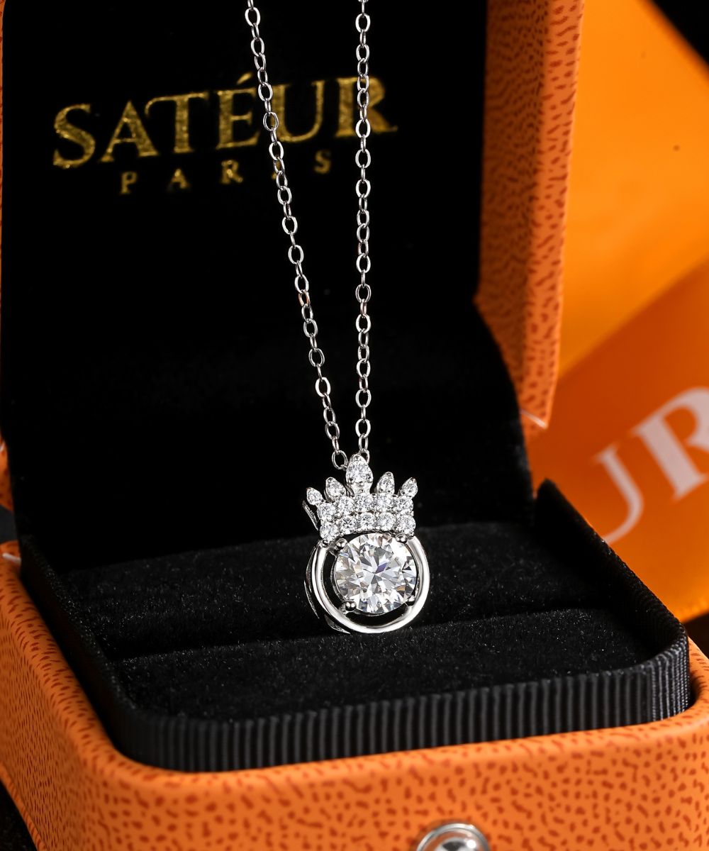 Satéur Reine Lumière Diamond Necklace™, 18K White Gold