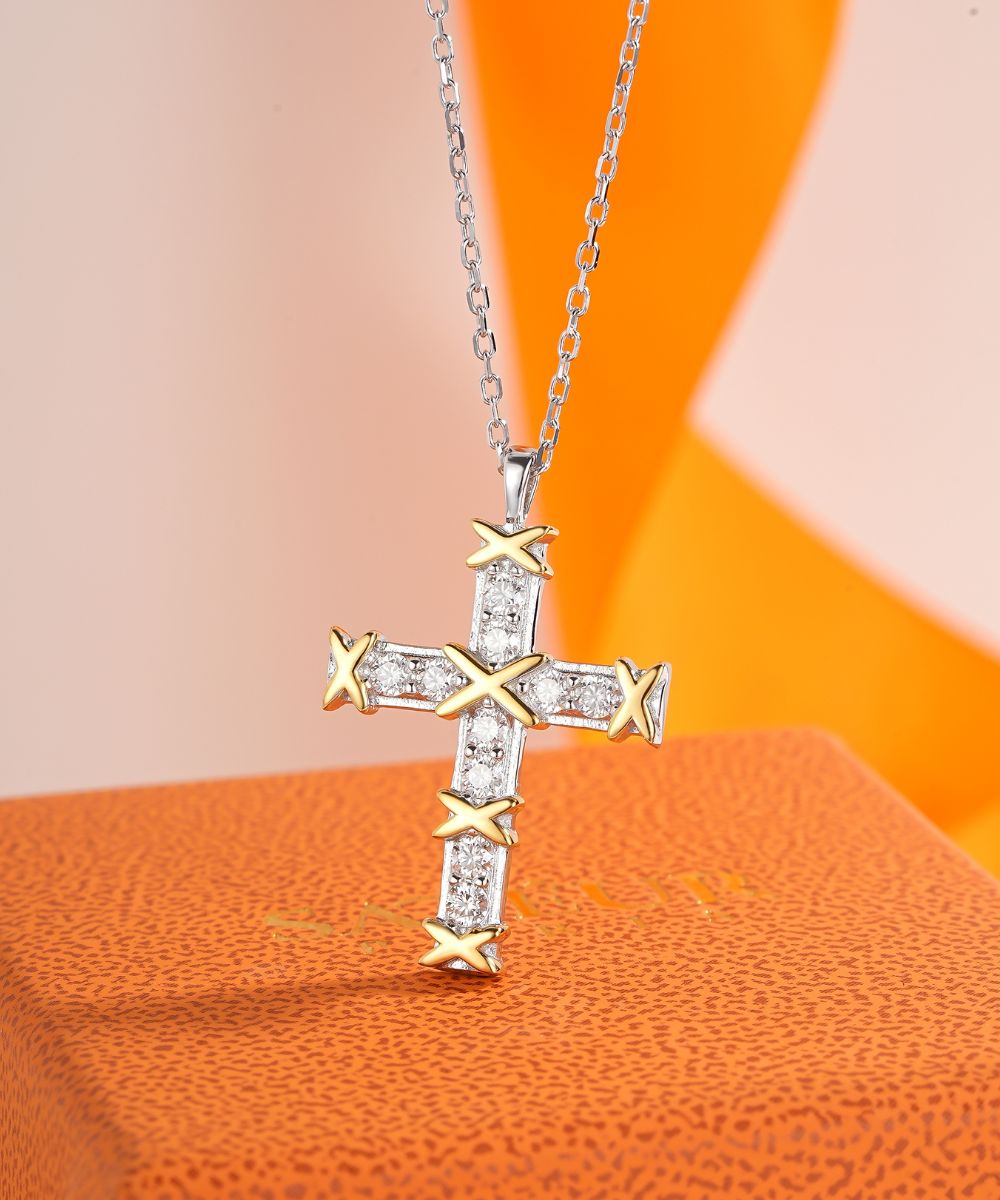 Satéur Triomphe Diamond Necklace™, 18K White Gold