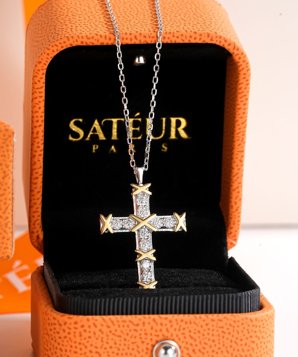 Satéur Triomphe Diamond Necklace™, 18K White Gold