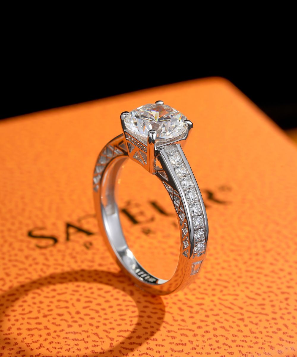Satéur Argenté Eiffel Tower Diamond Ring™, 18K White Gold