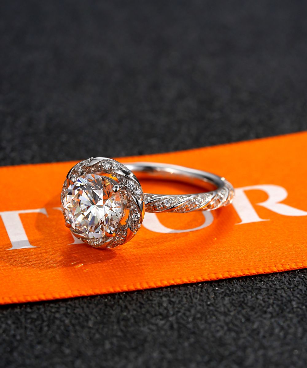 Satéur Palais d’Argent Diamond Ring™, 18K White Gold