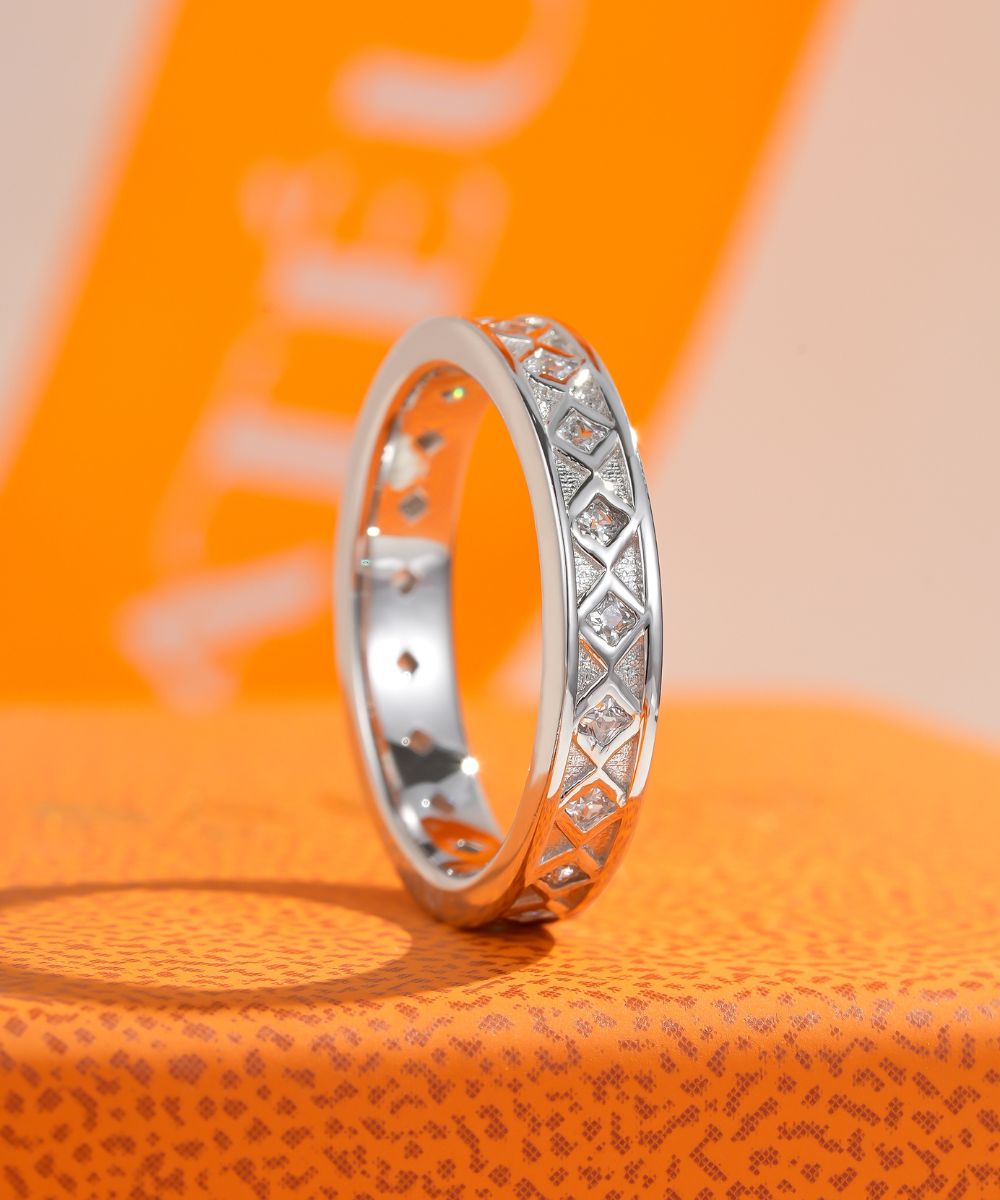 Satéur Astrèlle Diamond Ring™, 18K White Gold