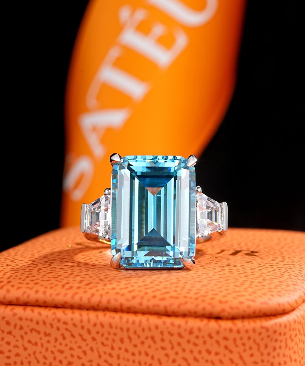 Satéur Bleu Héritier Diamond Ring™, 18K White Gold