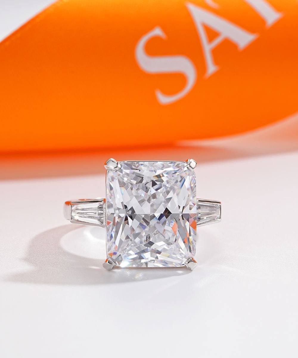 Satéur Légende 1956 Diamond Ring™, 18K White Gold