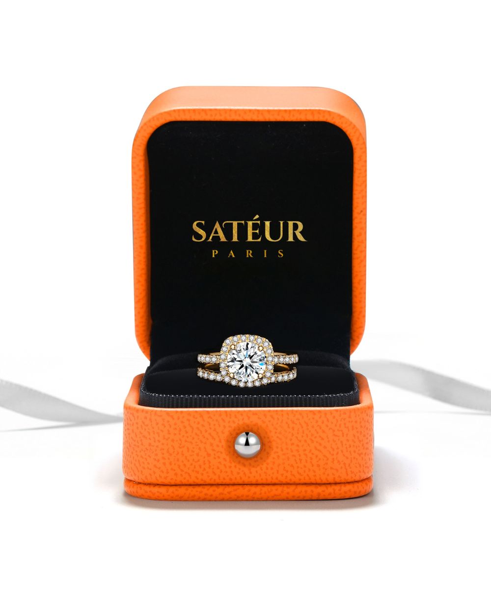 Satéur Aurous Gold Lumière Wedding Ring Set™
