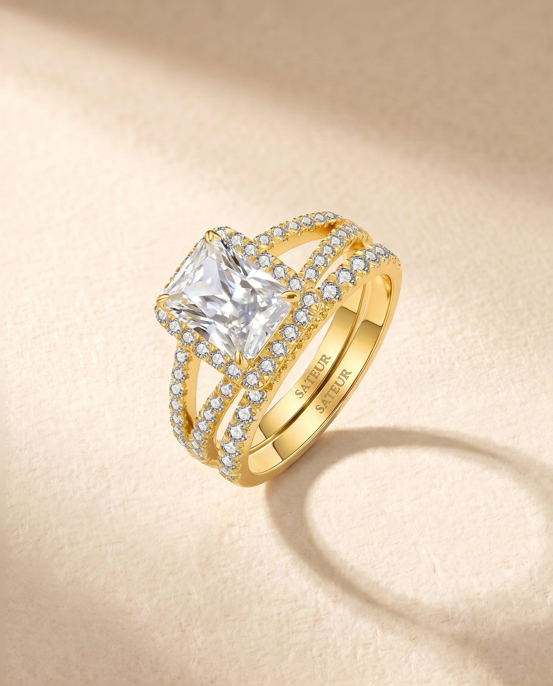 Satéur Aurous Gold Radieux Wedding Ring Set™