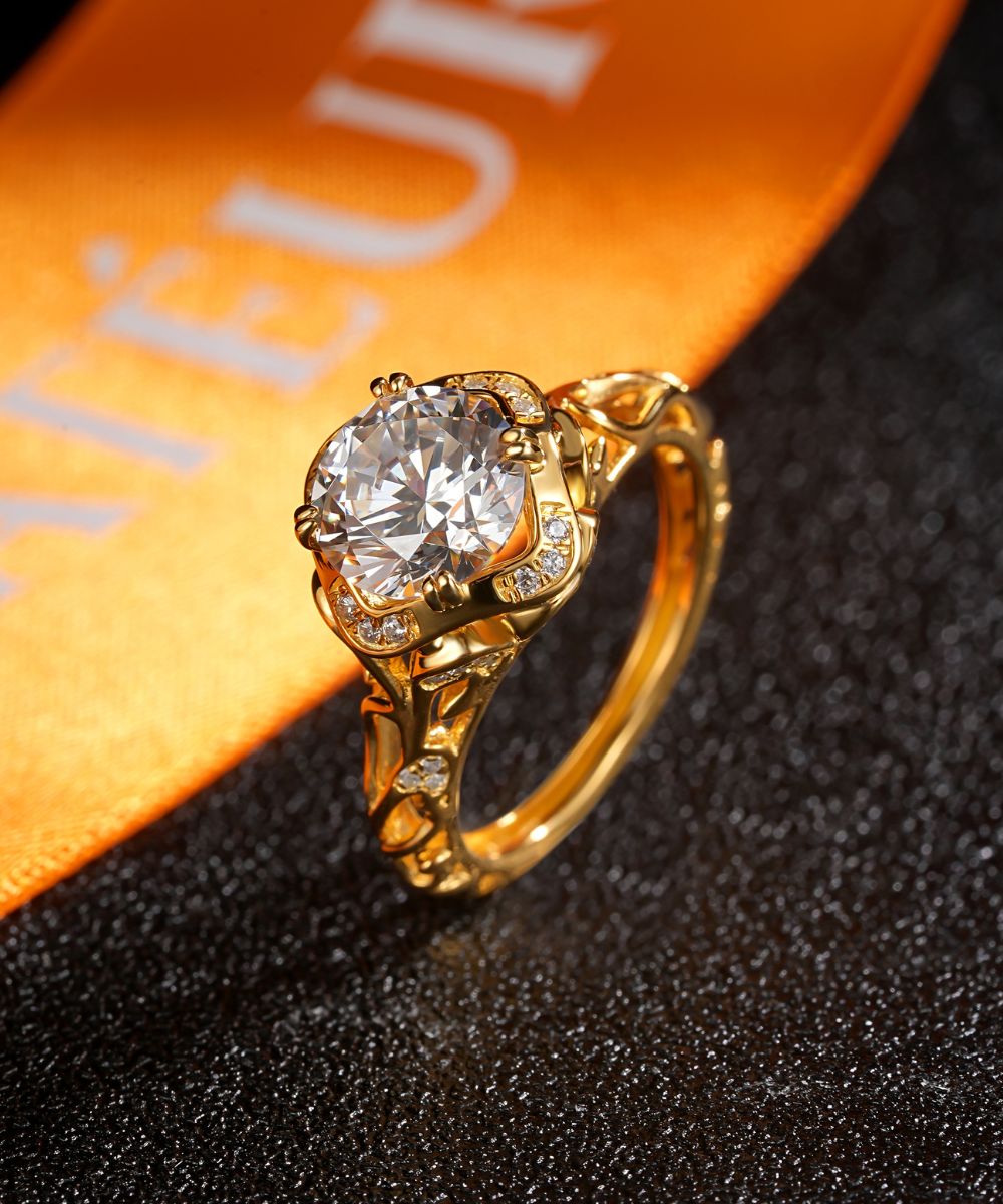 Satéur® Versailles 1682 Diamond Ring, 18K Gold