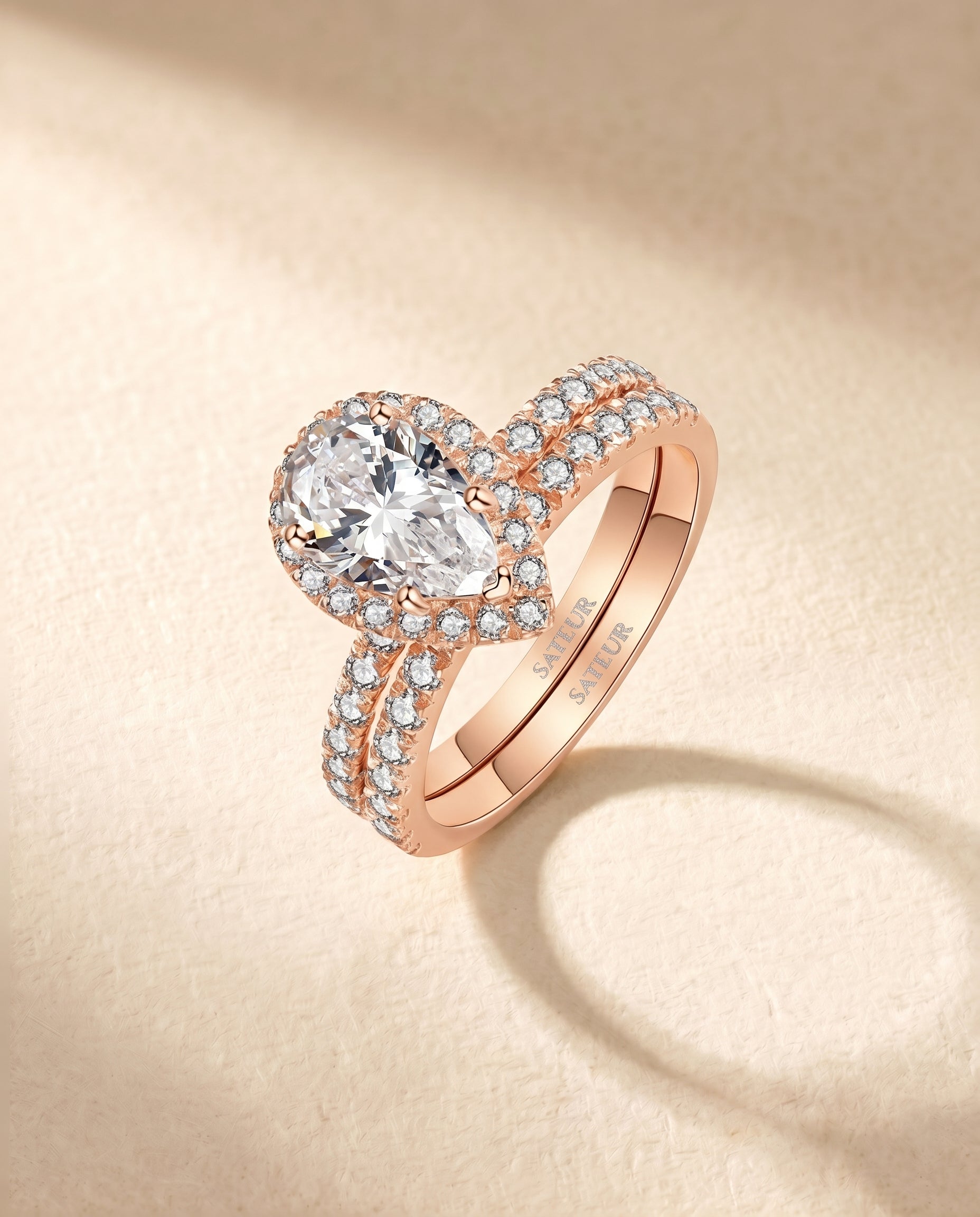 Satéur Rosé Perle Wedding Ring Set™
