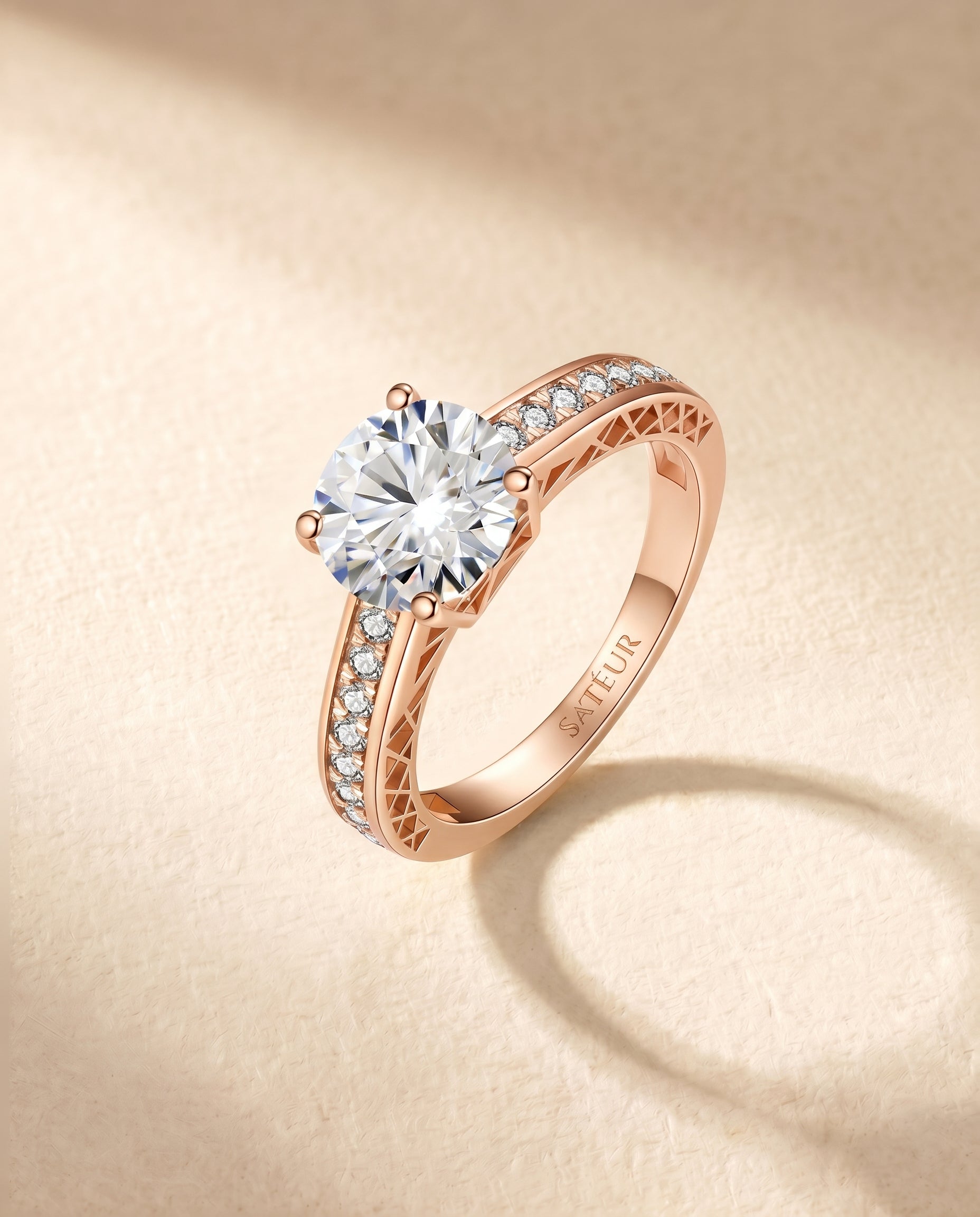 Satéur Rosé Eiffel Tower Ring™