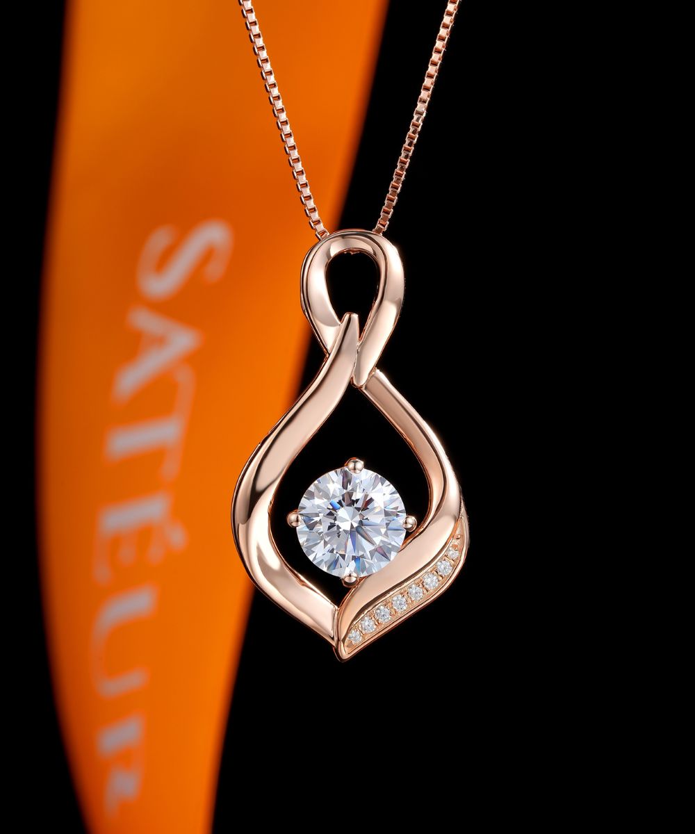 Satéur Grâce Infinie Diamond Necklace™, 18K Rose Gold