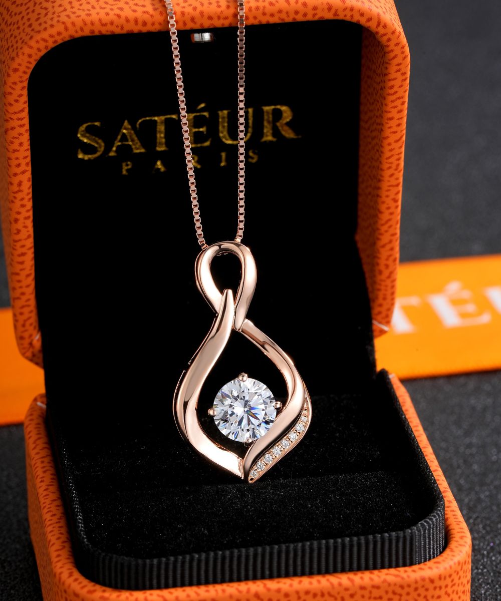 Satéur Grâce Infinie Diamond Necklace™, 18K Rose Gold