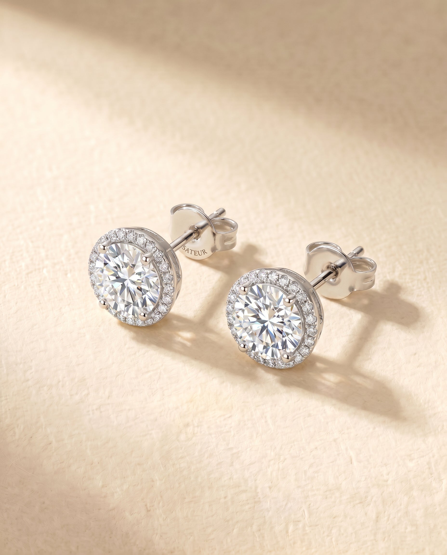 Satéur Belle Dame Diamond Earrings™, 18K White Gold, Round Cut