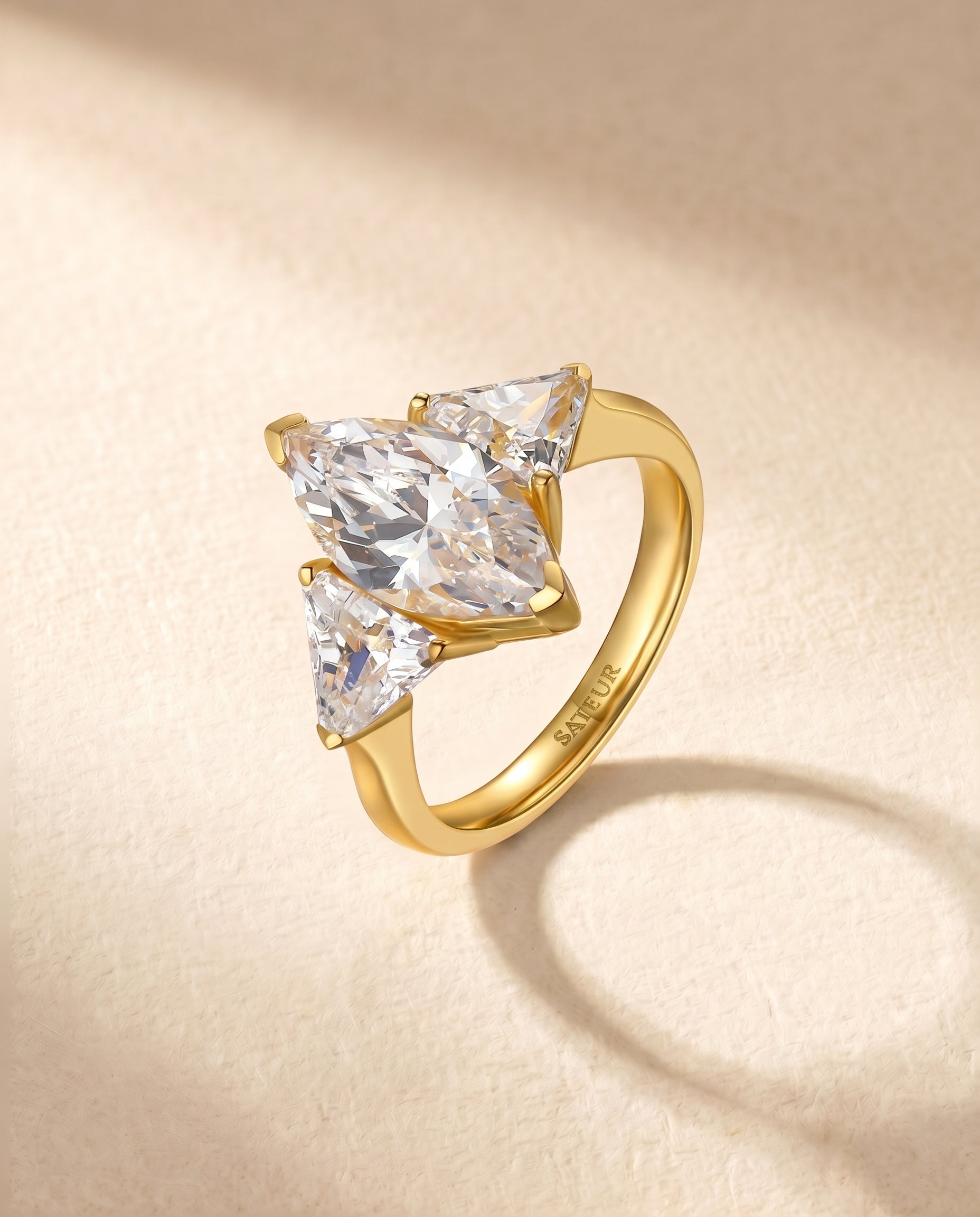 Satéur Star Lumière Aurous Gold Ring™
