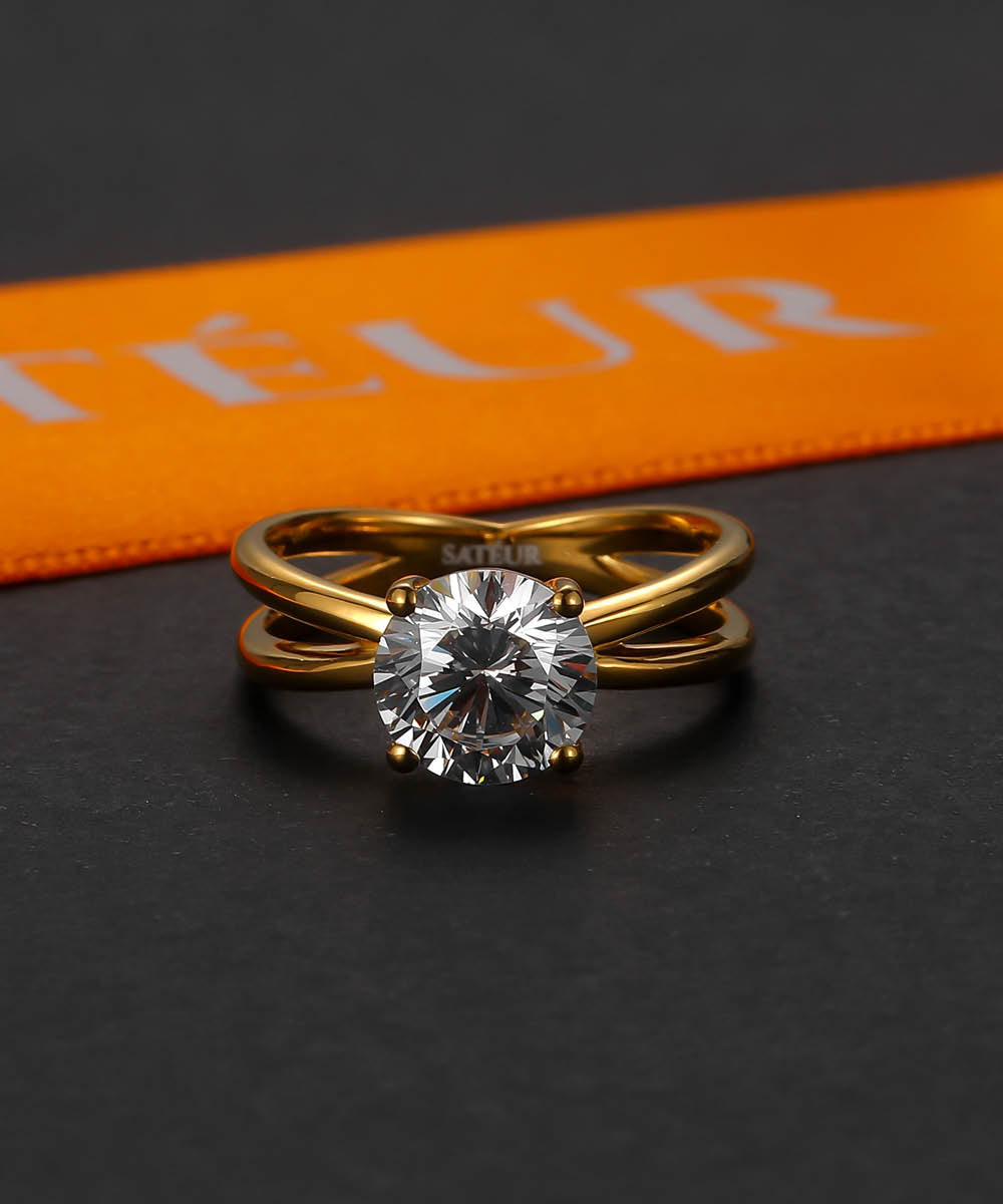 Satéur Aurous Gold Solitaire Diamond Ring™, 18K Gold