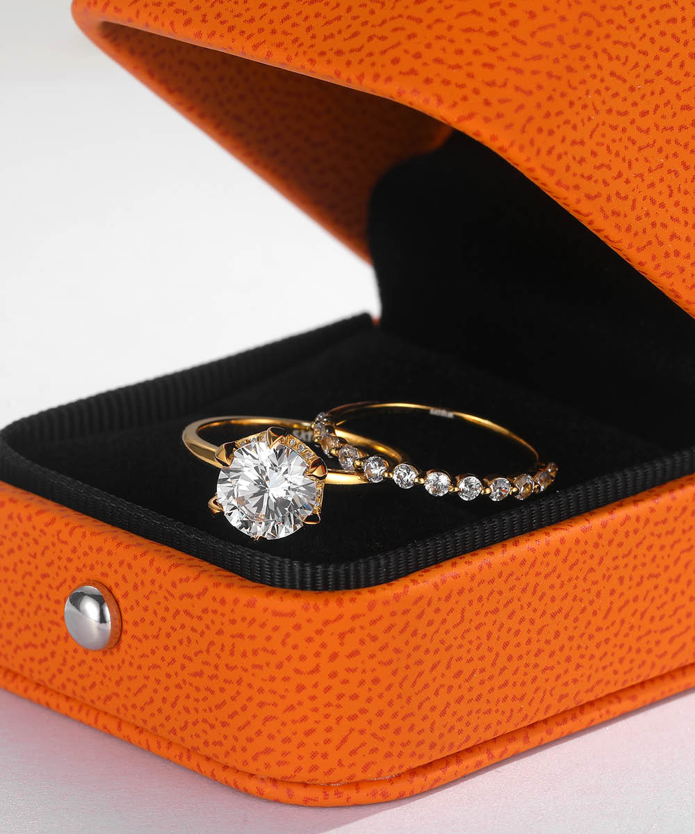 Anillo de Diamantes Sateur Aurous Gold Fusione™, Oro de 18K, Corte Redondo