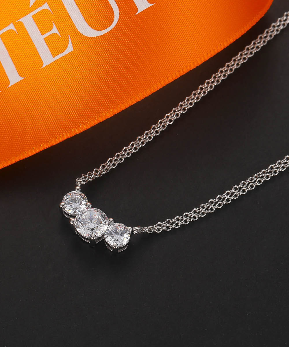 Satéur Tri-Pierre Diamond Necklace™, 18K White Gold