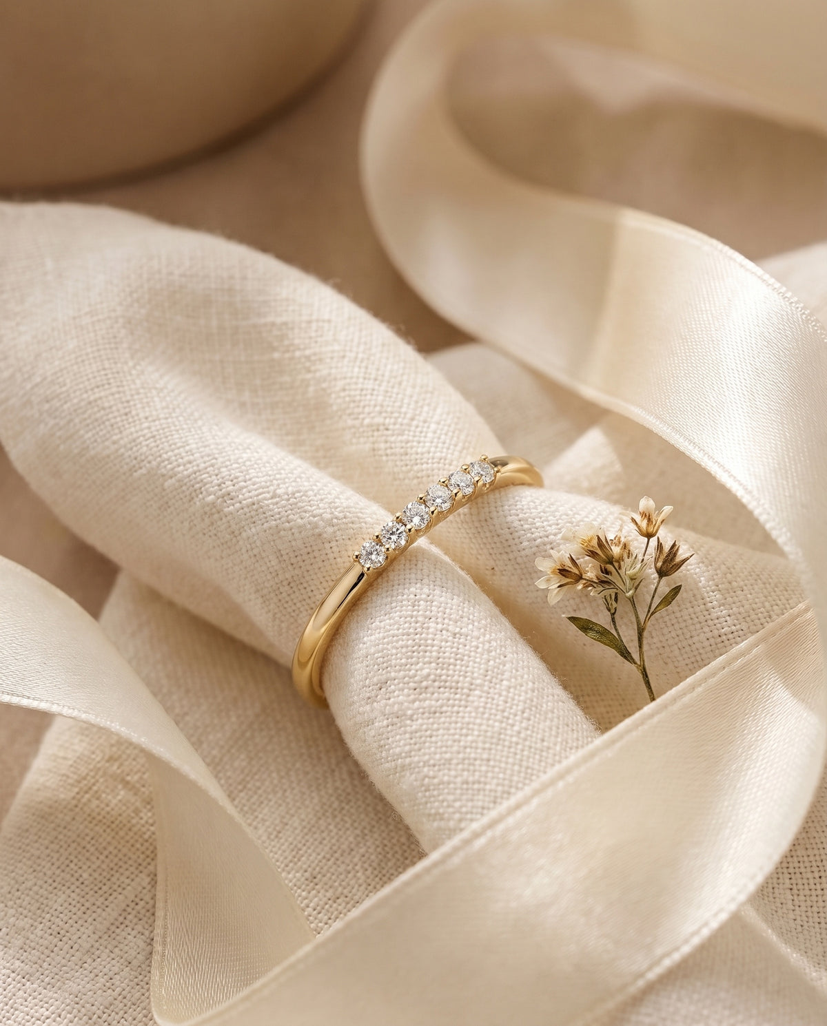Satéur Allée Diamond Ring™ — six lab-grown diamonds, solid 10K gold
